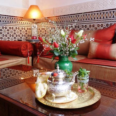 Riad Viva Marrakesh Esterno foto A Moroccan tea set