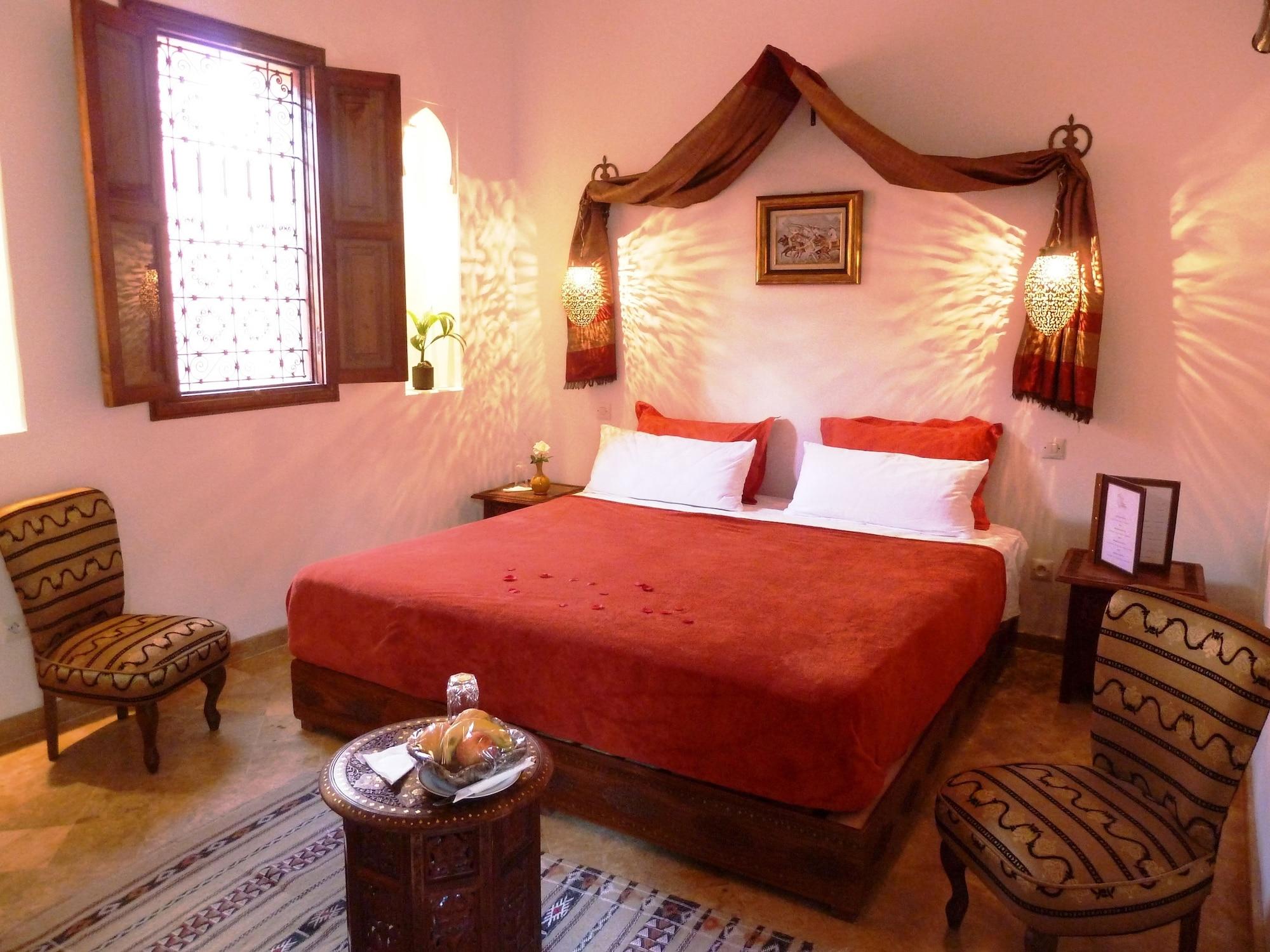 Riad Viva Marrakesh Esterno foto A bedroom in a Moroccan riad