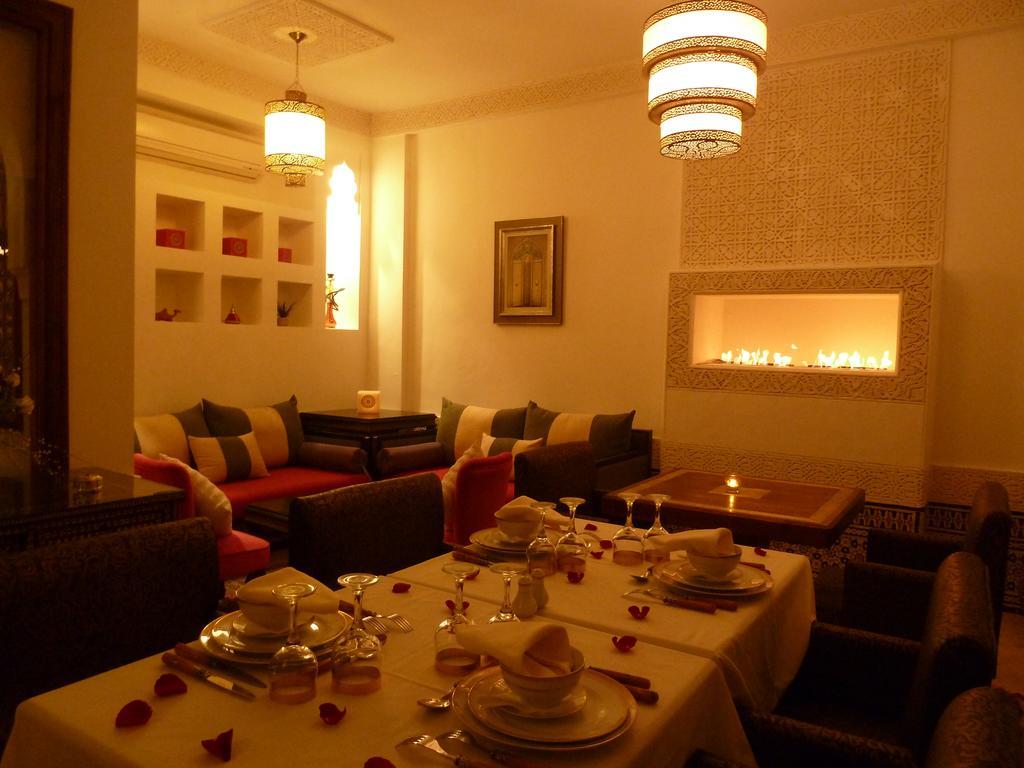 Riad Viva Marrakesh Esterno foto A Moroccan dining room