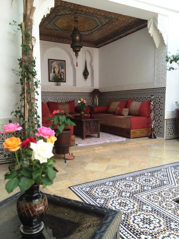 Riad Viva Marrakesh Esterno foto A Moroccan salon