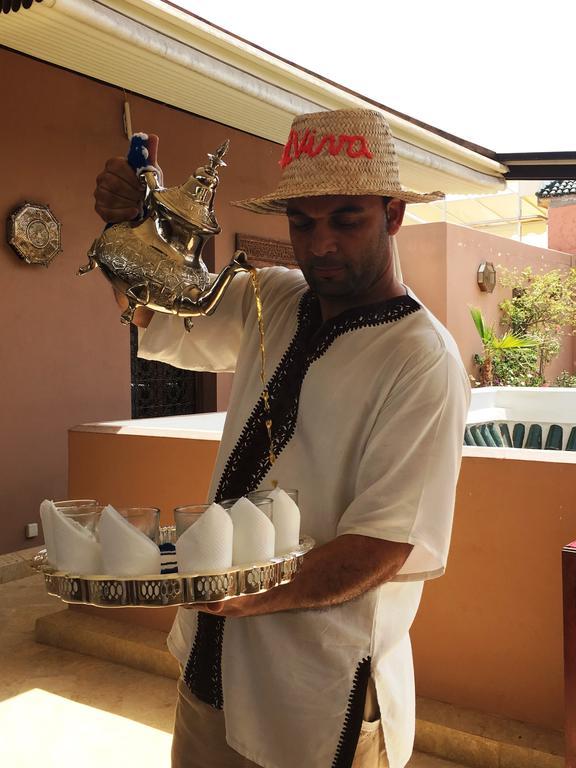 Riad Viva Marrakesh Esterno foto Moroccan coffee being served