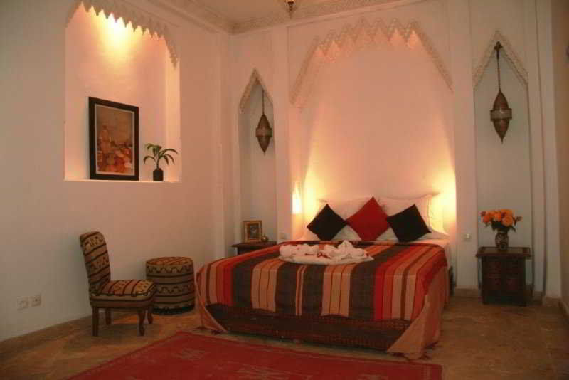 Riad Viva Marrakesh Esterno foto A bedroom in a Moroccan riad