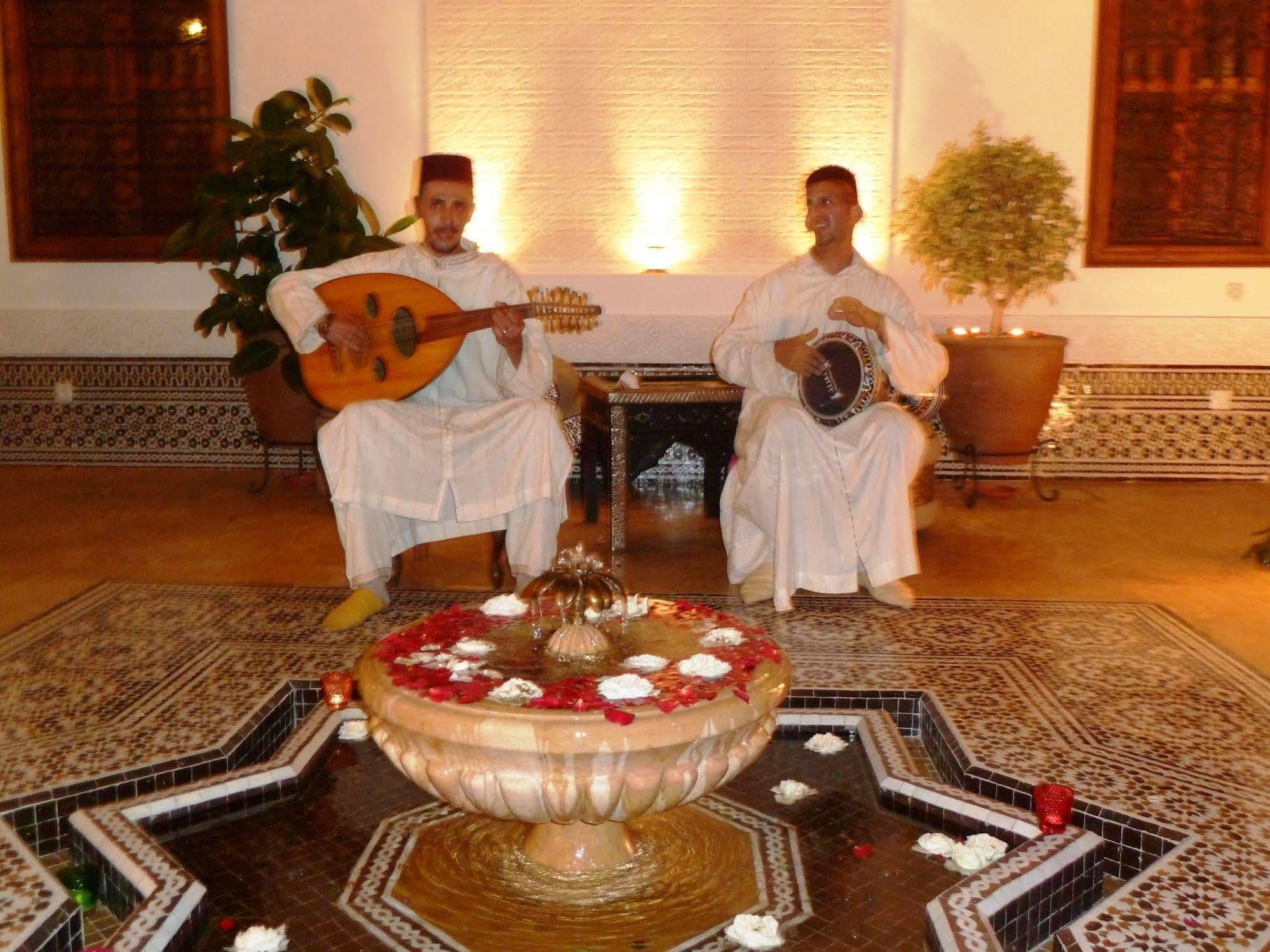 Riad Viva Marrakesh Esterno foto Gnaou musicians in Marrakech